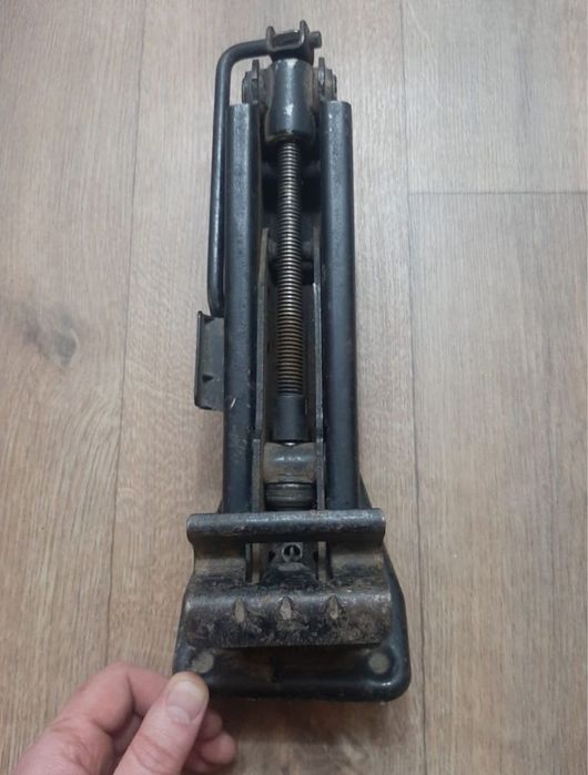 Продам оригинальный домкрат!