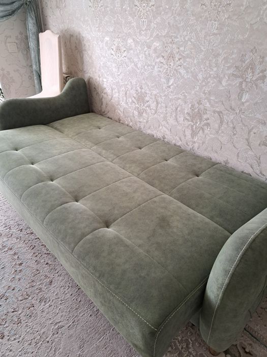 Продаю диван для гостиной