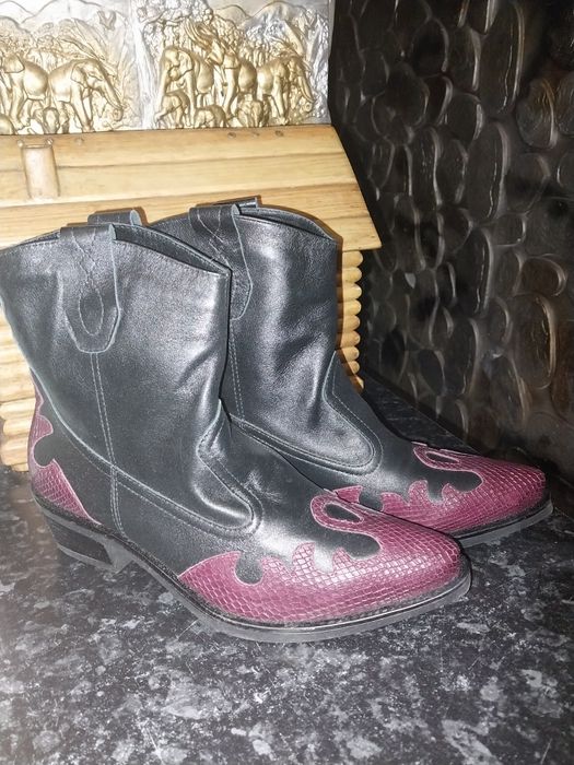 Кожанные казачки продам