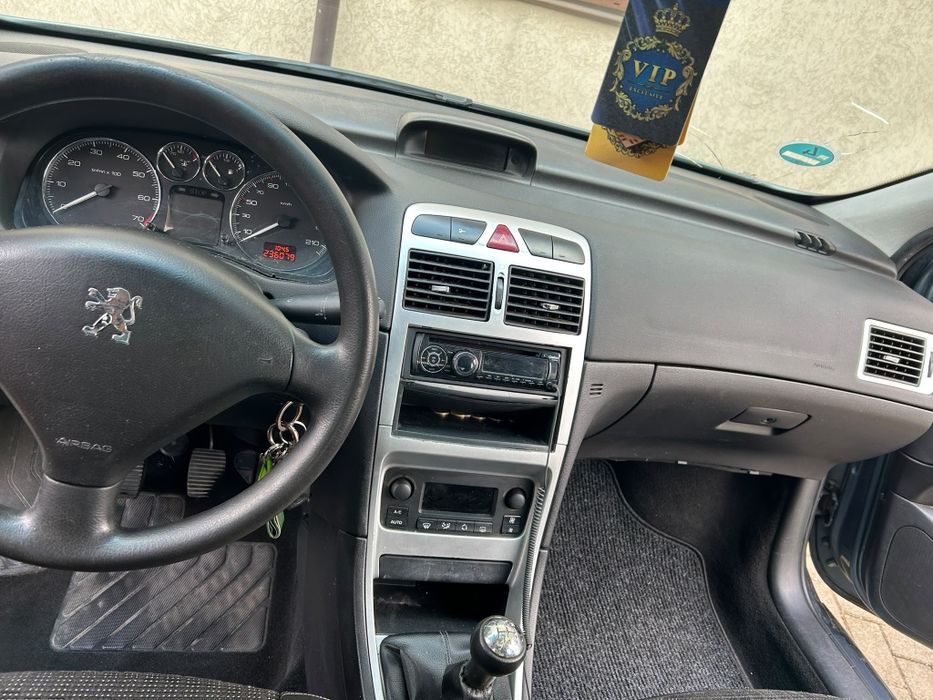 Vând peugeout 307