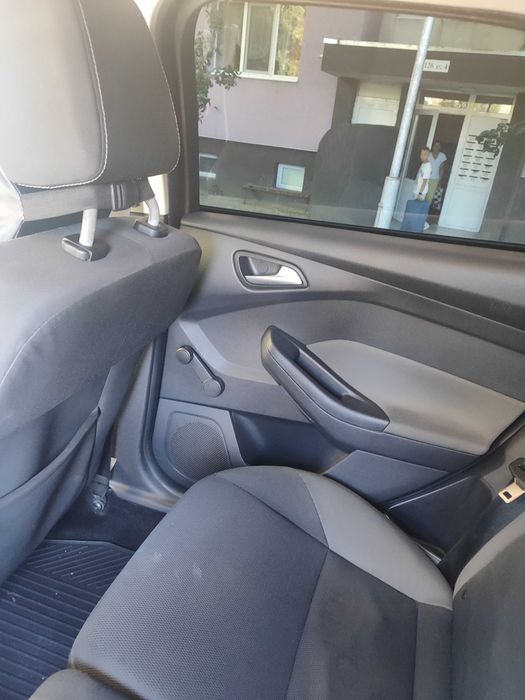 Продавам Форд фокус