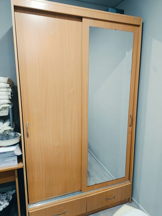 Отдам шкаф- купе бесплатно