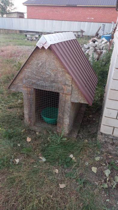 Продам  гостиный стол и стулья