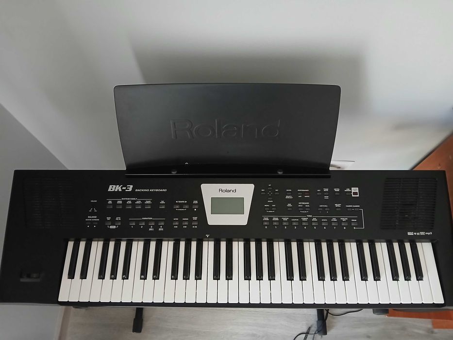 Vând Roland Bk-3