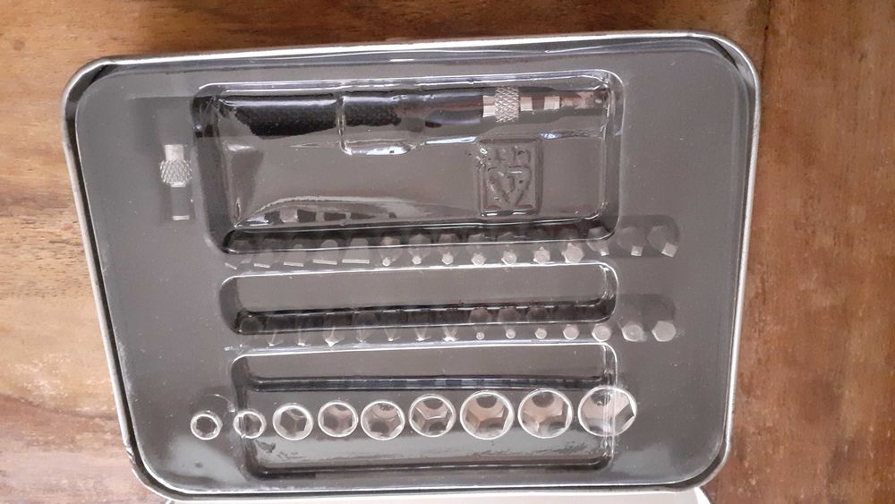 гедоре за автомобил в метална кутия, надеждно и качествено, 40 части