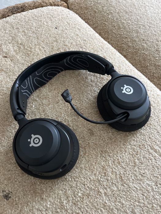 SteelSeries Arctis Nova 5