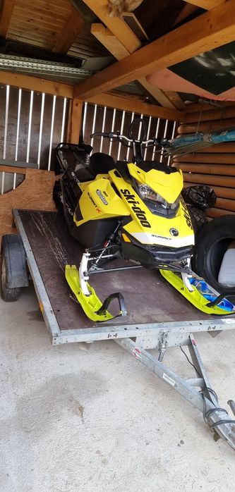 Ski-Doo Summit  X 2020