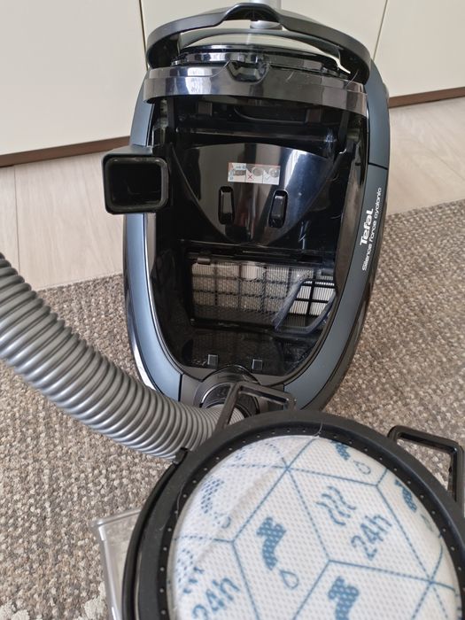 Пылесос Tefal Silence Force Cyclonic Effitech TW7941EA