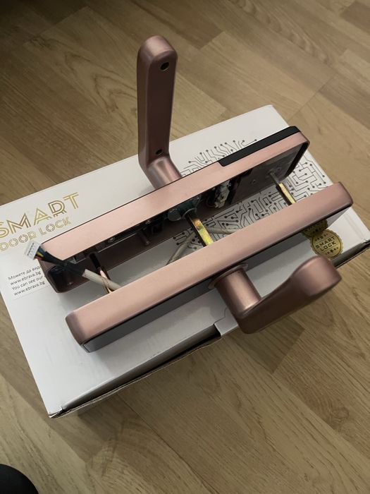 Смарт електронна брава