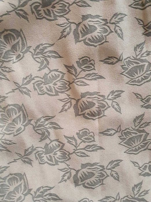 Къса бежава пола еластична материя