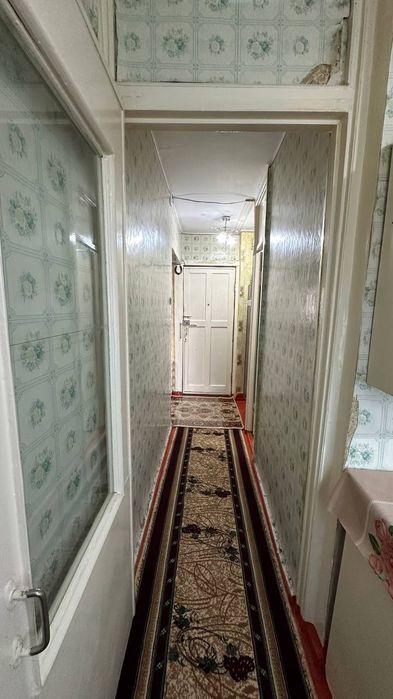 Сдается 1 ком квартира Адрес 1 мкр Чирчик. 
Сдаётс