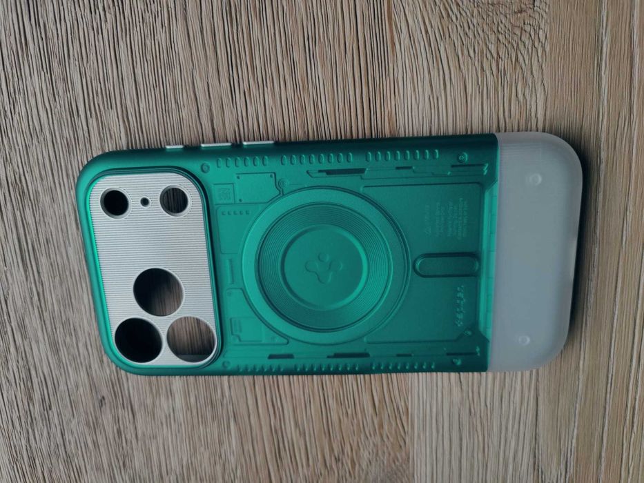 Husa Iphone 17 Pro Max - SPIGEN - Classic C1