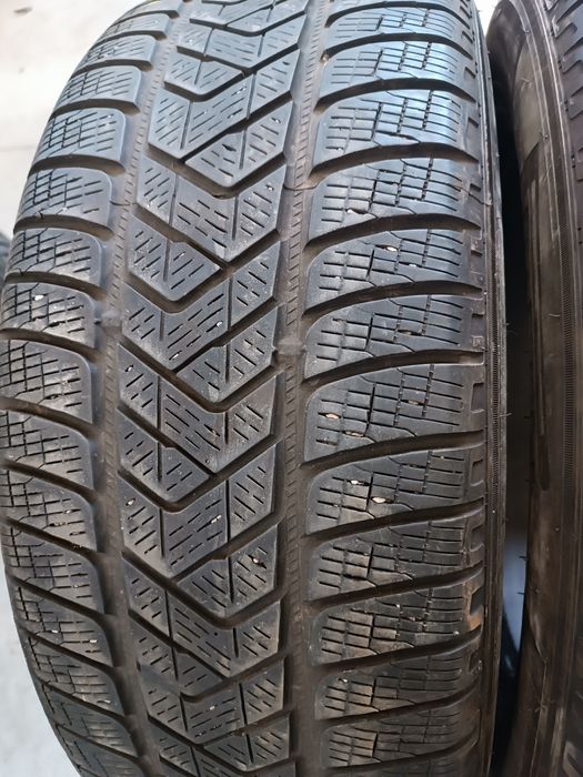 2buc Anvelope iarna 235 60 18 Pirelli dot2021