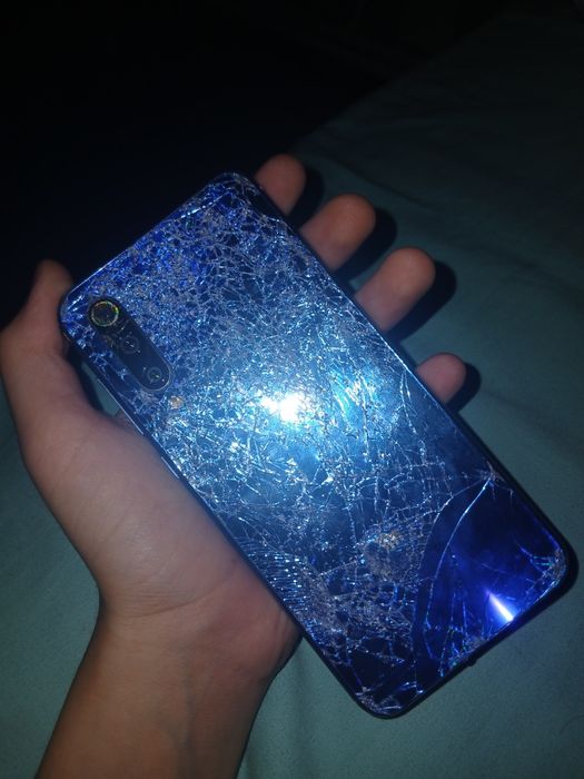 Xiaomi mi 9 разбитый