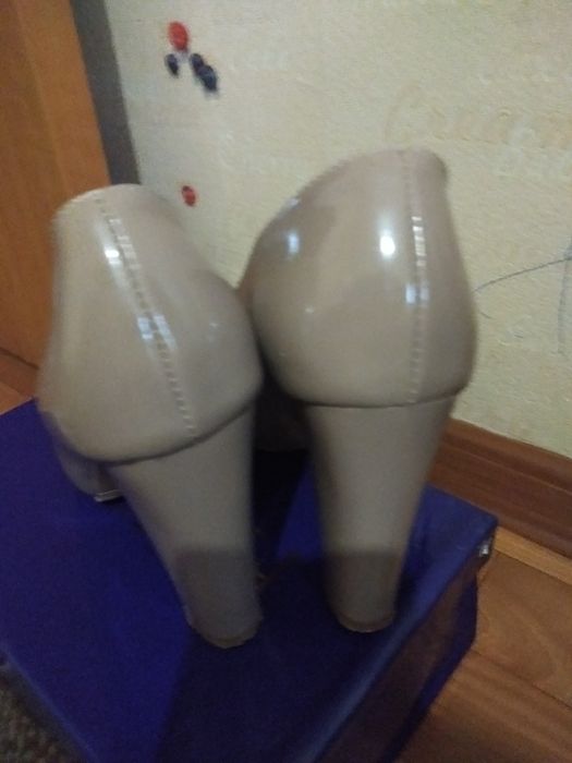Продам туфли женские