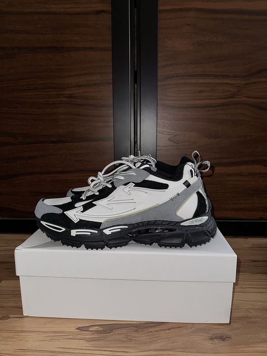 Off White Be Right Back