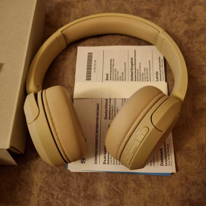 НОВИ Безжични слушалки SONY CH520