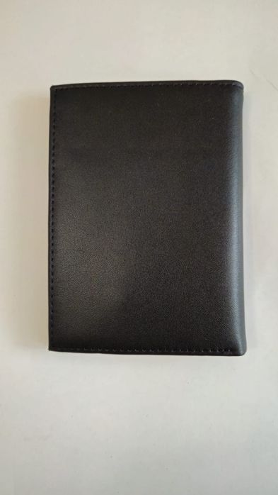 Vând portofel+insignă