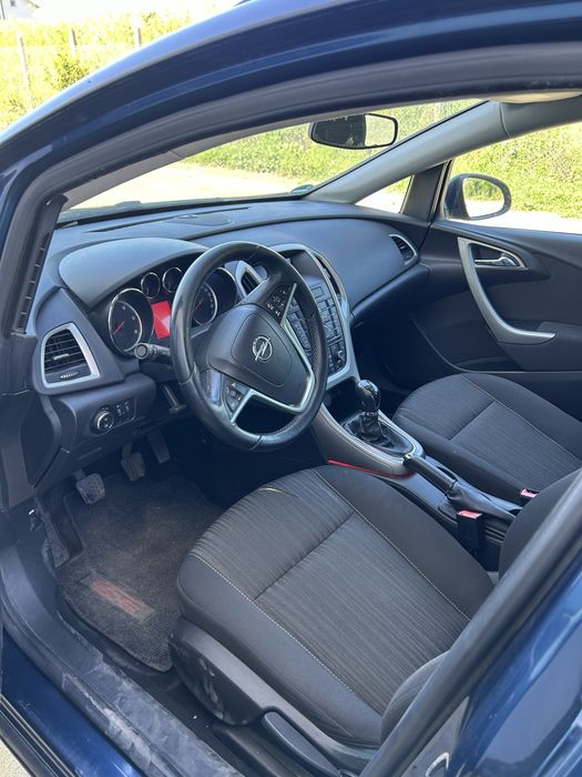 Продава се Opel Astra J 1.7cdti 2011