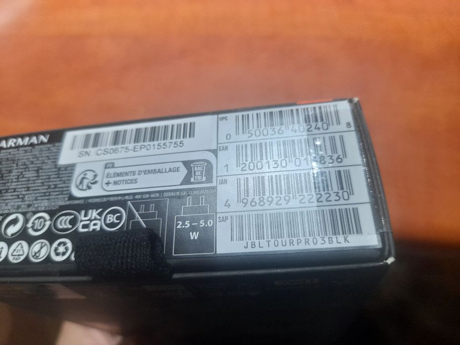 Căşti JBL Tour Pro 3  /  NOI