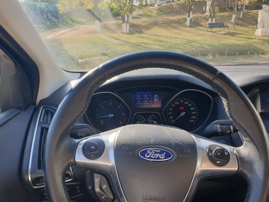 FORD Focus 2012 — imagine 5