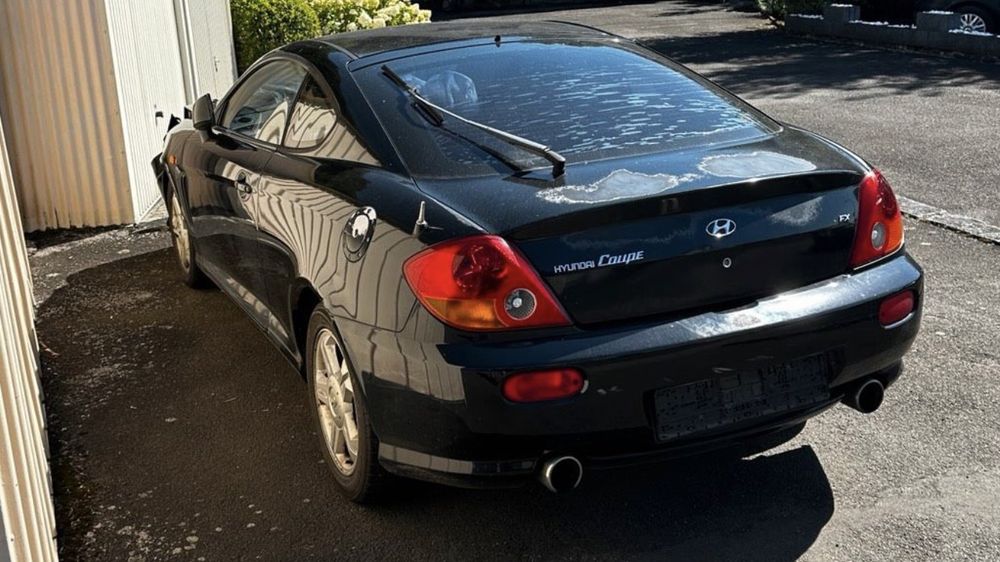 Продава се само на части Hyundai Coupe 2.0