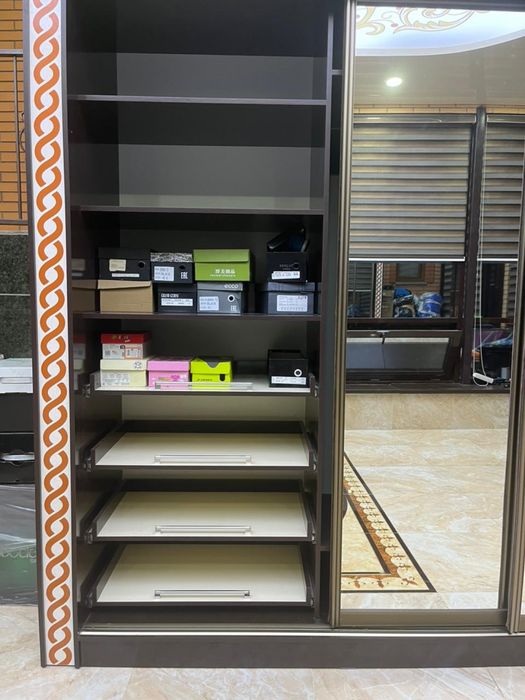 Шкаф в отличном состоянии