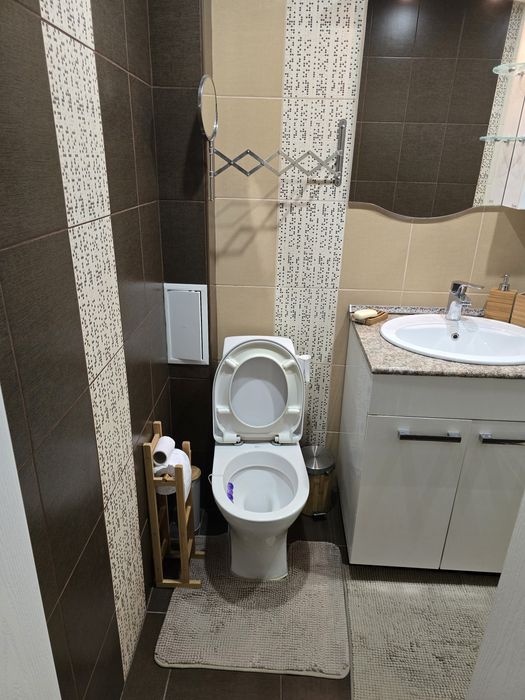 Дава се под наем Тристаен апартамент в Русе, Хъшове - 85 кв.м за 765 € - Снимка #8