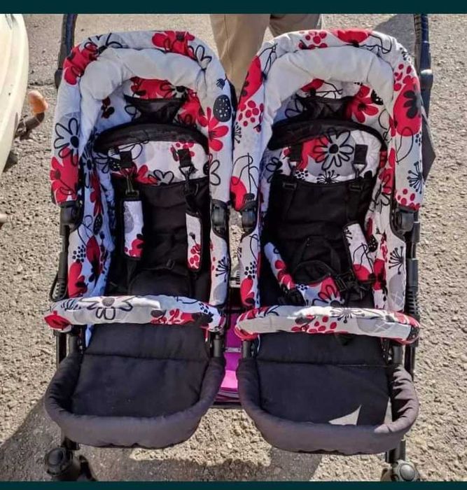 Бебешка количка за близнаци