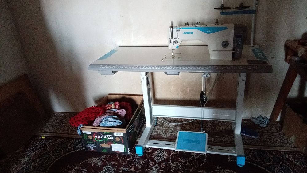 Tikiv mashinasi sotiladi