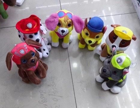 Големи кученца на Пес патрул със стъклени очи плюшени 30см Pes Patrol