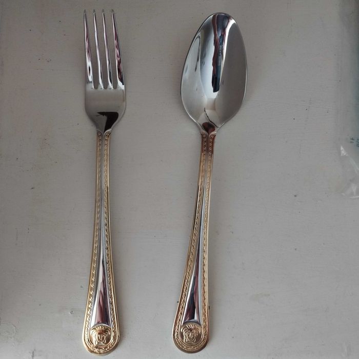 Комплект прибори за хранене