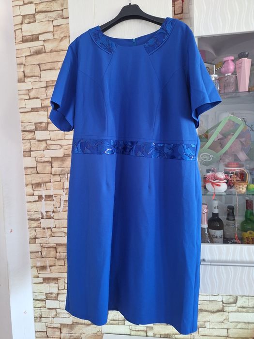 Vând rochie eleganta cu sacou