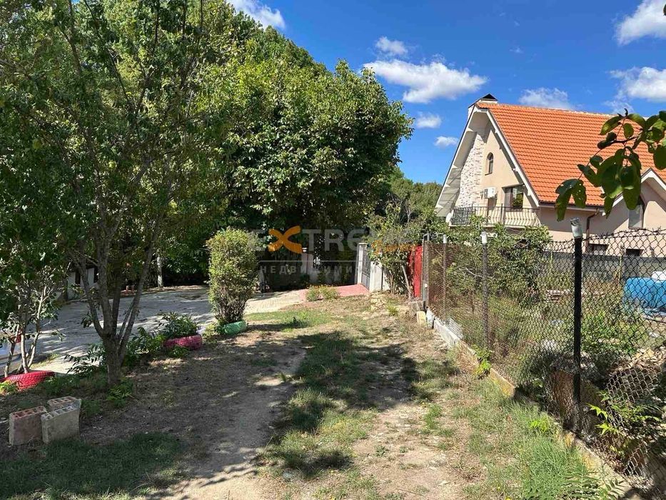 Къща на 20 мин. с авт. от центъра на гр. Варна и на 5 мин. от морето