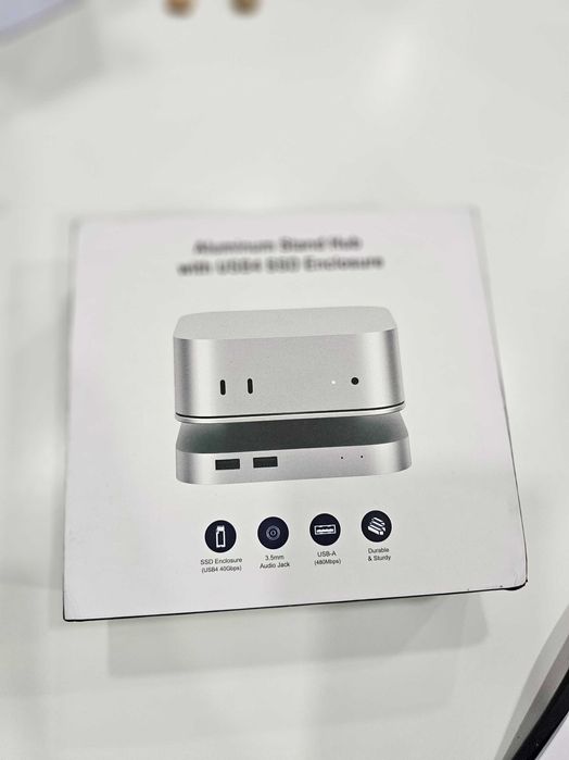 Qwiizlab алуминиев хъб стойка с SSD корпус за Mac mini M4 / M4 Pro