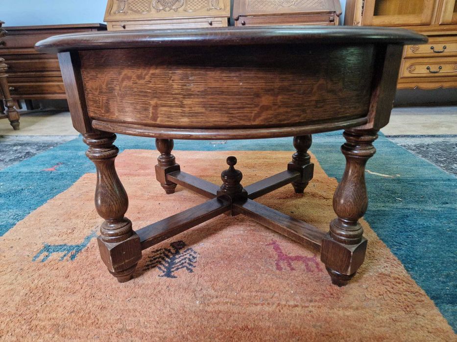 Кръгла холна маса от солиден дъбов масив