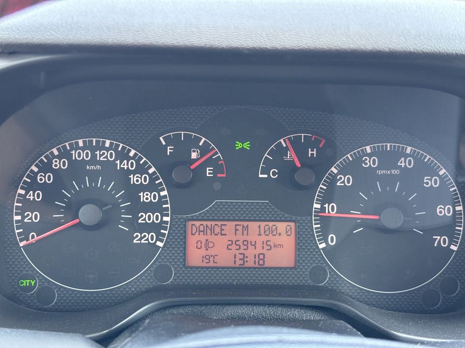 Vând FIAT Grande Punto