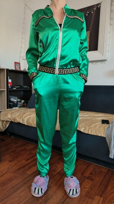 Compleu din trending, jerseu, hanorac, pantaloni + CADOU