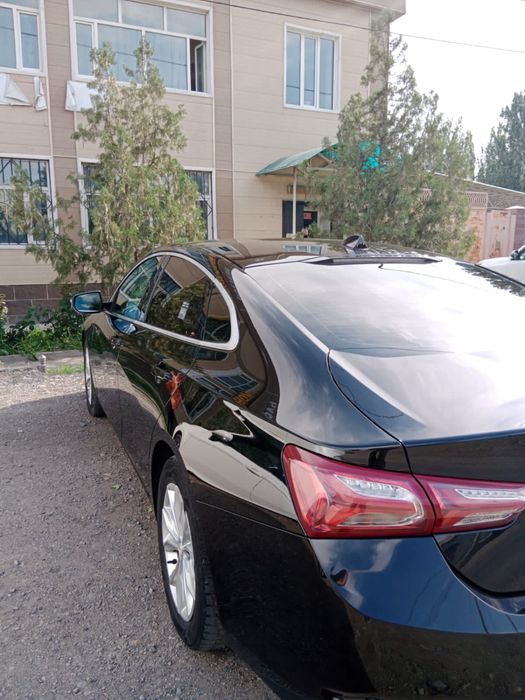 Машина шевролет малибу