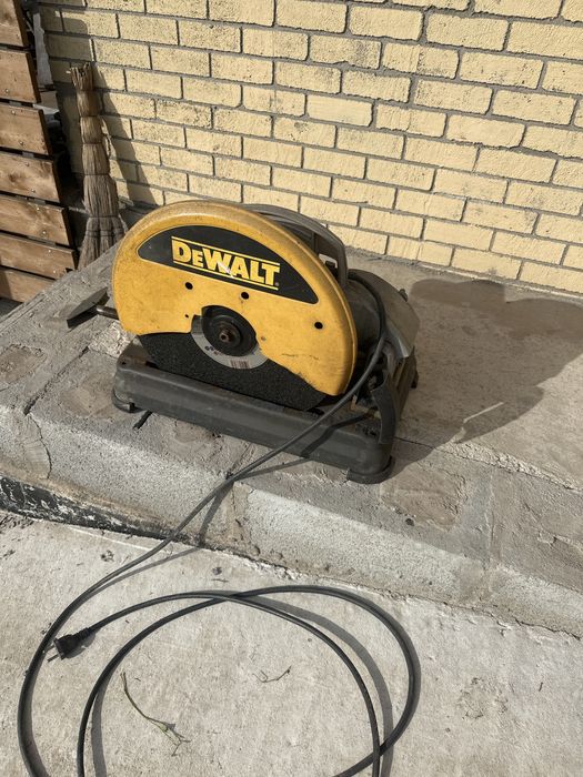 Монтажная пила Dewalt