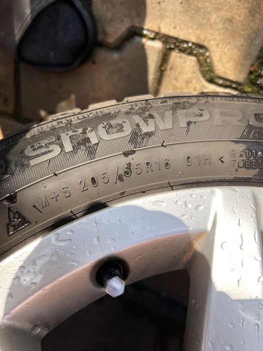 Vand jante plus cauciucuri iarna VW Golf 8 R16