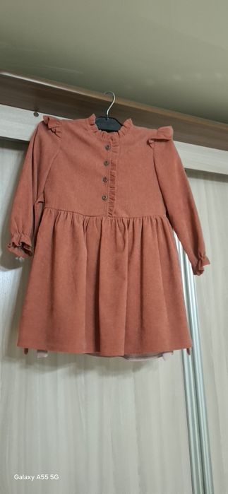 Продам нарядные  платья для девочек