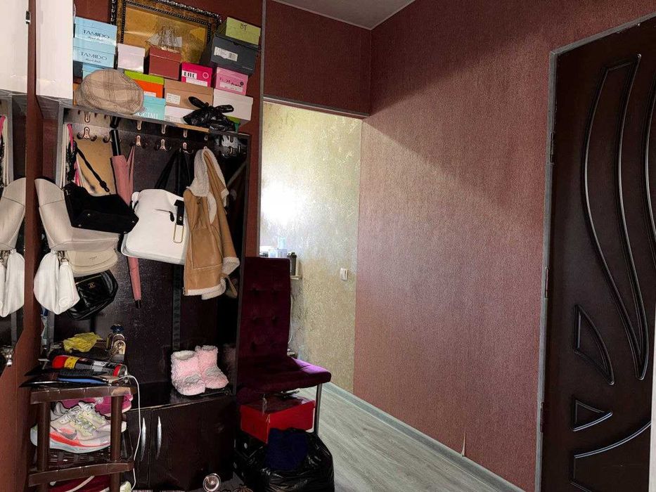 Продаю квартиру Яшнабадский р-н Авиасозлар маг.Россия 1ком 7-этаж 30м2