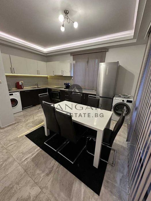 Продава се Къща в с. Брестник, Област Пловдив - 250 кв.м за 731 €/кв.м - Снимка #2