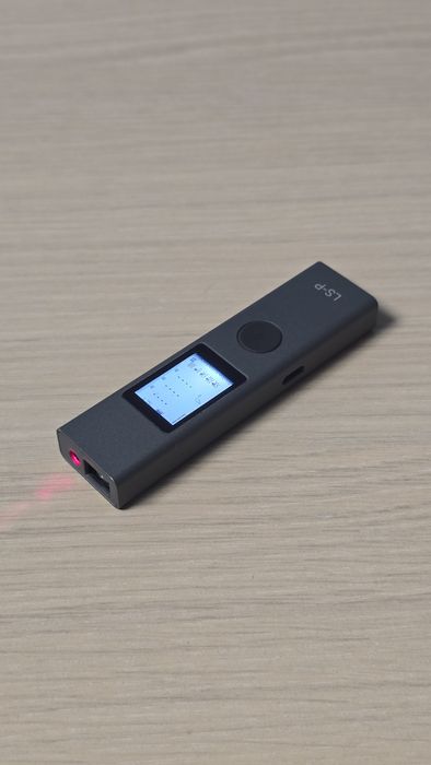 Telemetru laser portabil