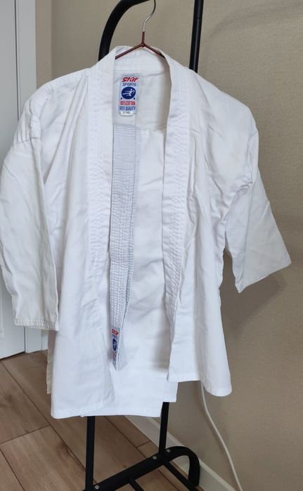 Продам кимоно для каратэ