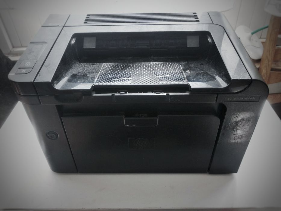 HP LaserJet Pro P1606dn принтер