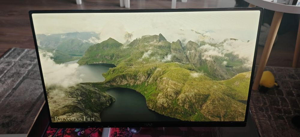 Монитор AOC 24" IPS FHD в перфектно състояние