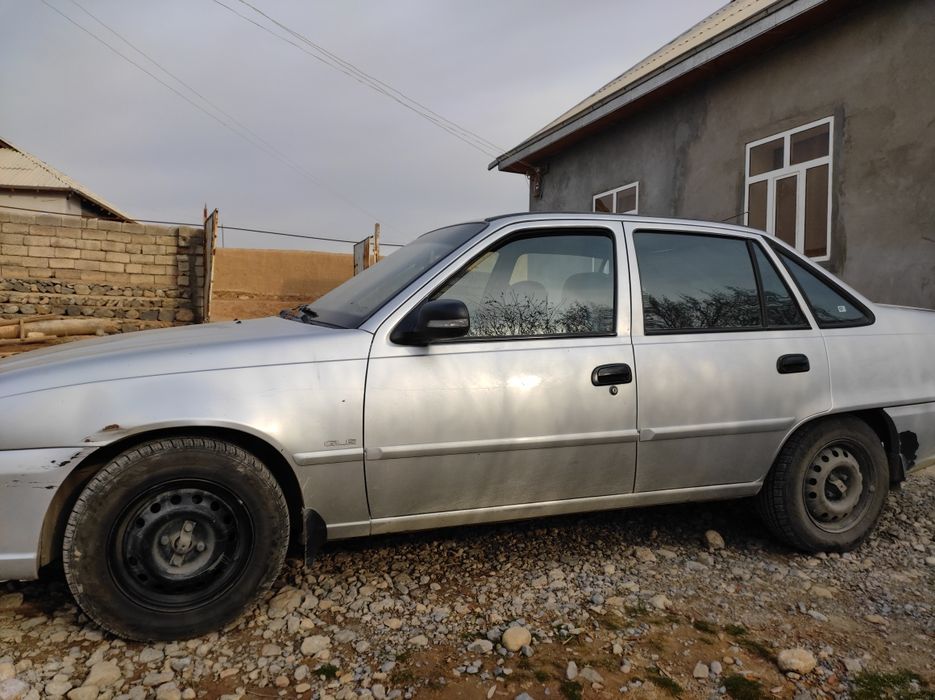 Nexia Avtomobili sotiladi