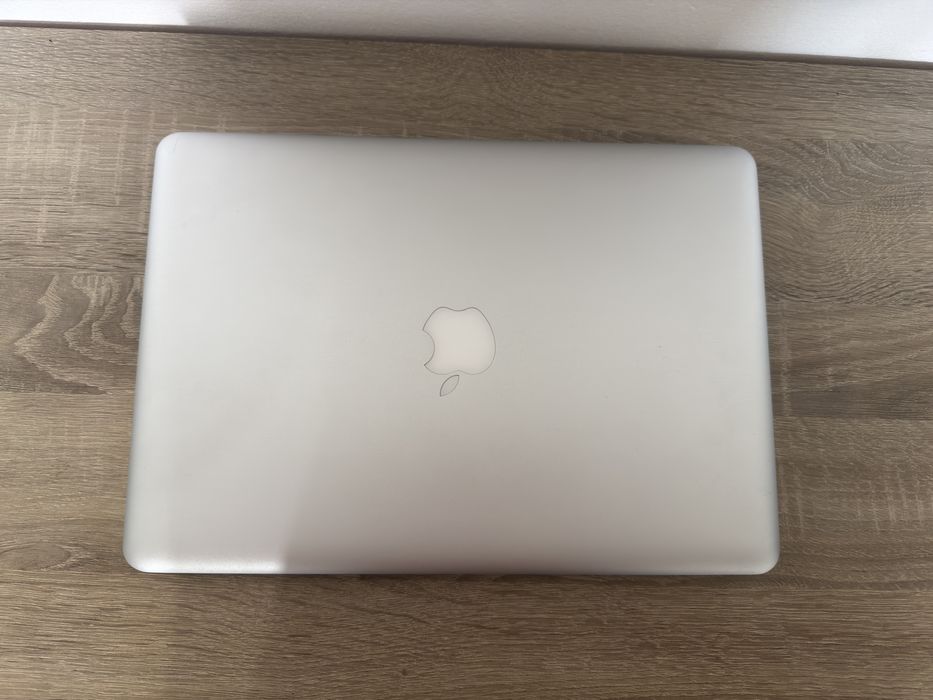 Macbook Pro 13" i5 8GB ram